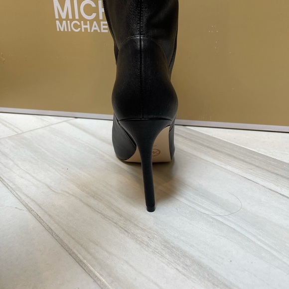 SOLD | NWT MK MICHAEL KORS | JAMIE HIGH HEEL BOOTS | 8,5 - Picture 3 of 9